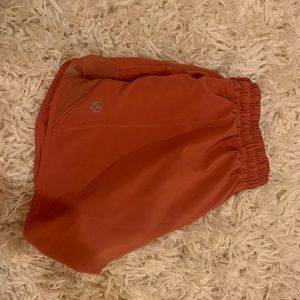 lululemon hotty hot shorts size 4, 4 inseam.
